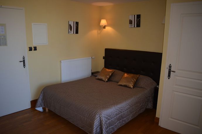 Imagen de la habitación del Hotel H&ocirc;tel des Consuls. Foto 10