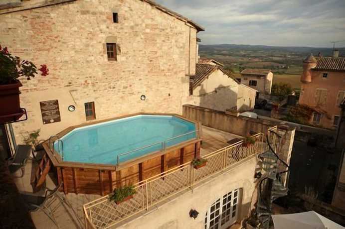 Imagen de la piscina del Hotel H&ocirc;tel des Consuls. Foto 20