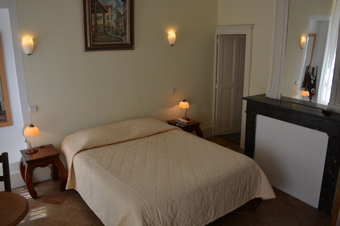 Imagen de la habitación del Hotel H&ocirc;tel des Consuls. Foto 12