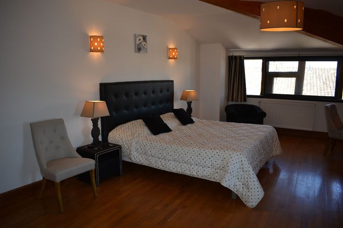 Imagen de la habitación del Hotel H&ocirc;tel des Consuls. Foto 16