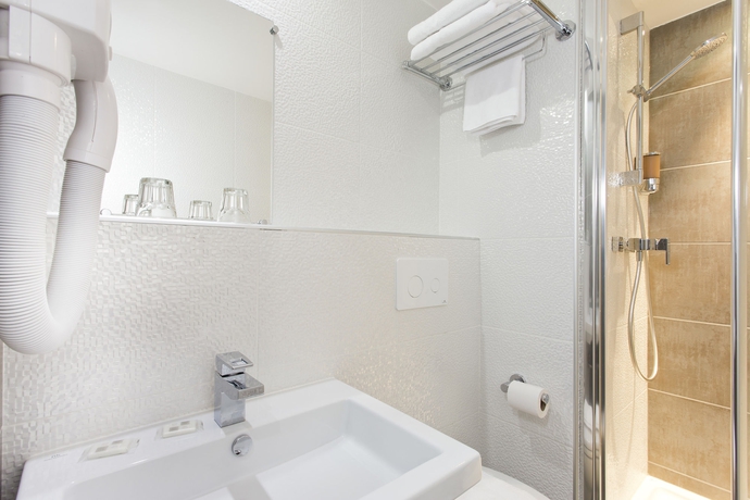 Imagen de la habitación del Hotel Hôtel des Pavillons. Foto 8