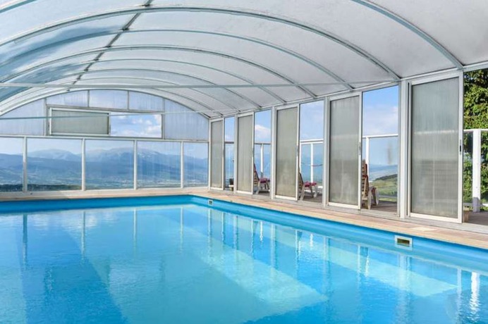 Imagen de la piscina del Hotel H&ocirc;tel des Pyr&eacute;n&eacute;es, Font Romeu. Foto 18
