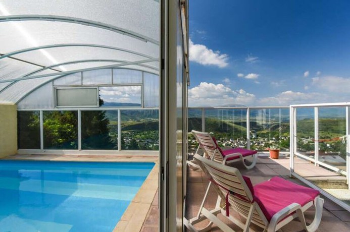 Imagen de la piscina del Hotel H&ocirc;tel des Pyr&eacute;n&eacute;es, Font Romeu. Foto 20