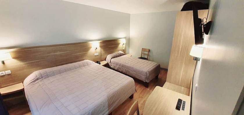 Imagen de la habitación del Hotel Hôtel des Pyrénées - Nation. Foto 13