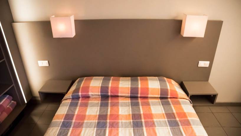 Imagen de la habitación del Hotel H&ocirc;tel du Canal. Foto 3