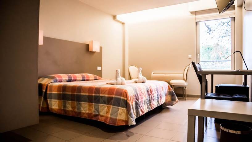 Imagen de la habitación del Hotel H&ocirc;tel du Canal. Foto 9
