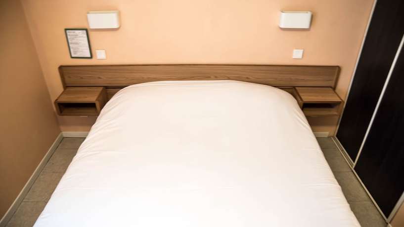 Imagen de la habitación del Hotel H&ocirc;tel du Canal. Foto 10