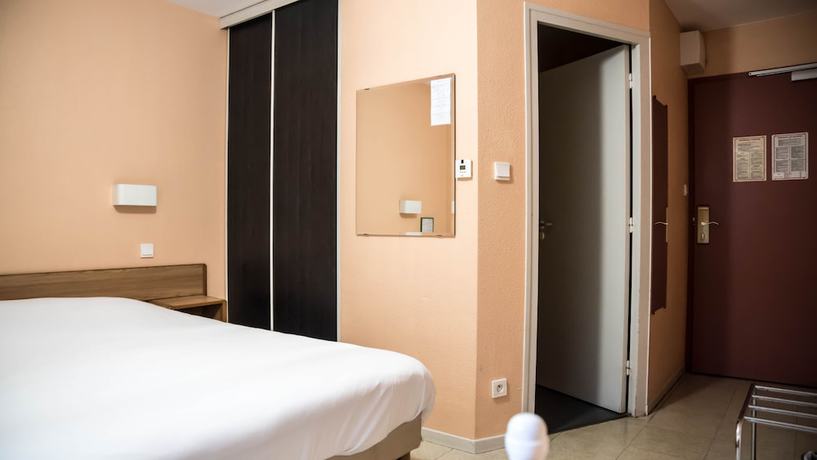 Imagen de la habitación del Hotel H&ocirc;tel du Canal. Foto 15
