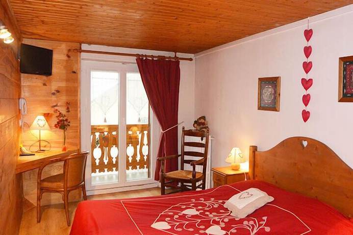 Imagen de la habitación del Hotel Hôtel du Centre, La Borgé. Foto 11