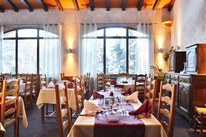 Imagen del bar/restaurante del Hotel Hôtel du Centre, La Borgé. Foto 5