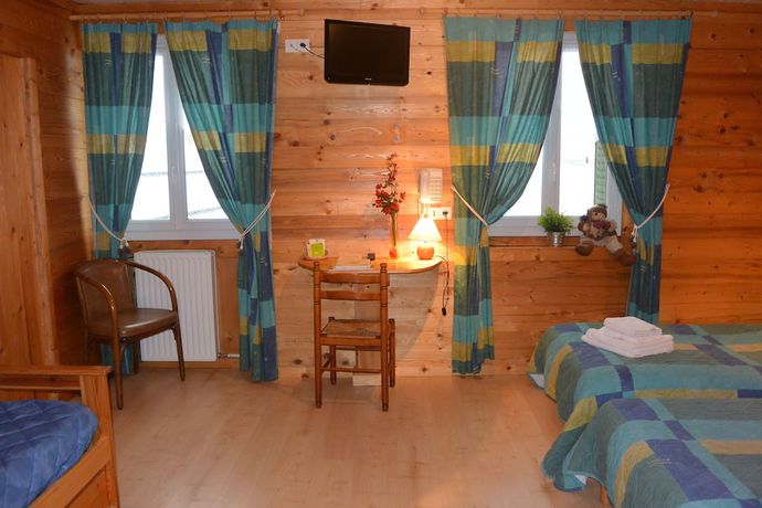 Imagen de la habitación del Hotel Hôtel du Centre, La Borgé. Foto 14