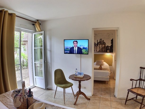 Imagen de la habitación del Hotel Hôtel du Chateau. Foto 8