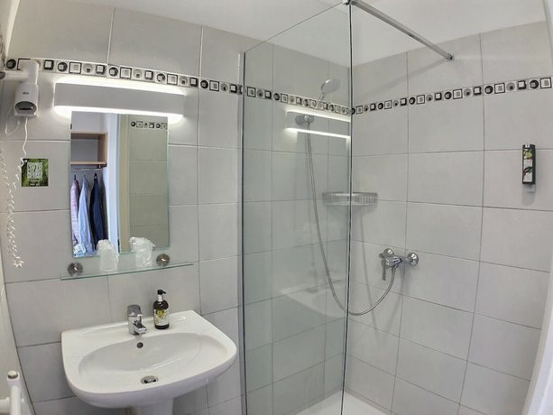 Imagen de la habitación del Hotel Hôtel du Chateau. Foto 10