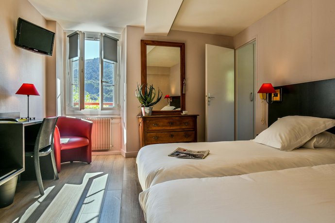 Imagen de la habitación del Hotel H&ocirc;tel du Ch&ecirc;ne. Foto 13