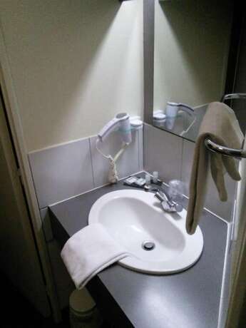 Imagen general del Hotel Hôtel du Commerce, Tronget. Foto 4