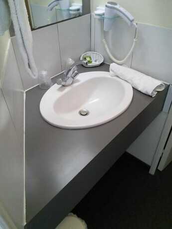 Imagen general del Hotel Hôtel du Commerce, Tronget. Foto 5