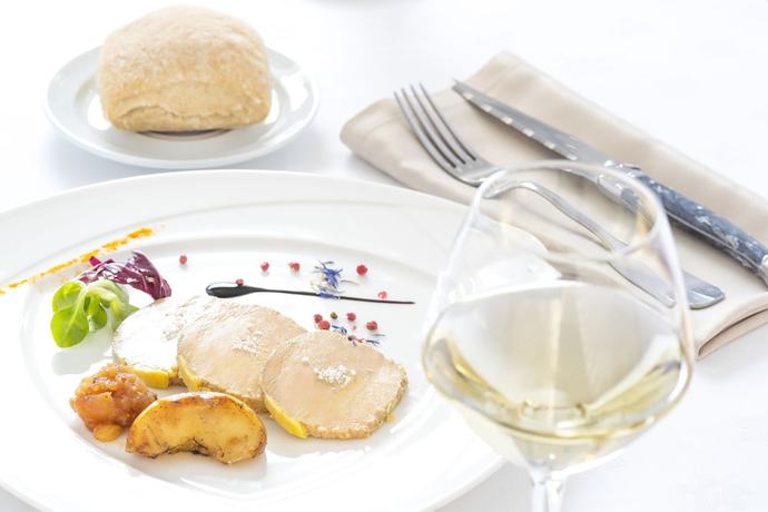 Imagen del bar/restaurante del Hotel Hôtel du Crêt Rond - Logis. Foto 2