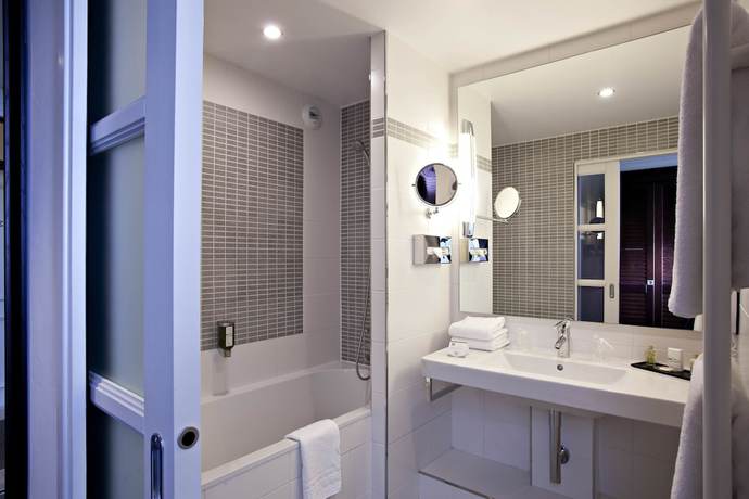 Imagen de la habitación del Hotel H&ocirc;tel du Golf. Foto 7