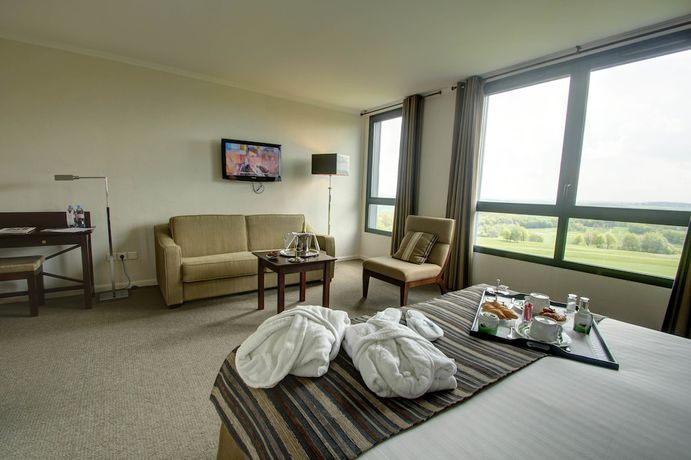 Imagen de la habitación del Hotel H&ocirc;tel du Golf. Foto 17