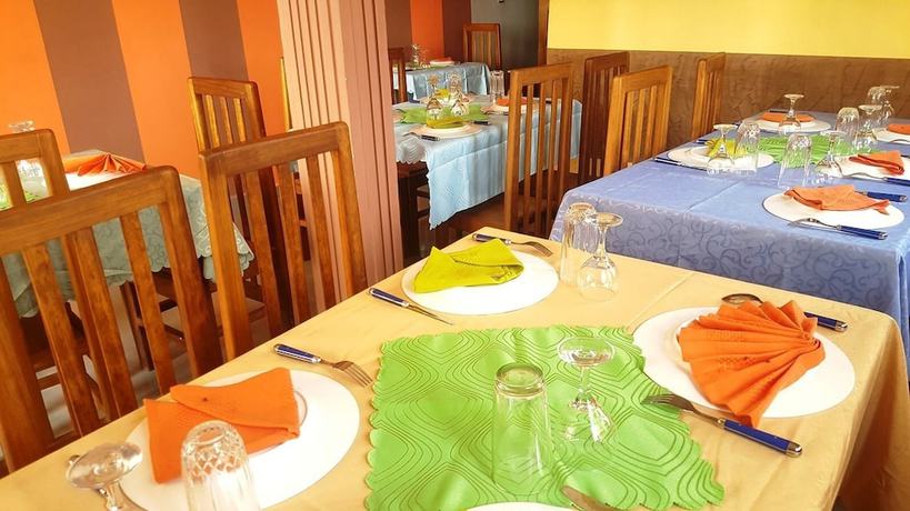 Imagen del bar/restaurante del Hotel H&ocirc;tel du Midi, Douala. Foto 3