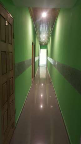 Imagen de los interiores del Hotel H&ocirc;tel du Midi, Douala. Foto 10