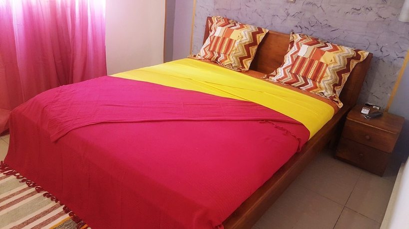 Imagen de la habitación del Hotel H&ocirc;tel du Midi, Douala. Foto 9