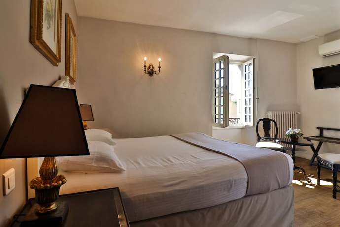 Imagen de la habitación del Hotel Hôtel du Midi. Foto 15