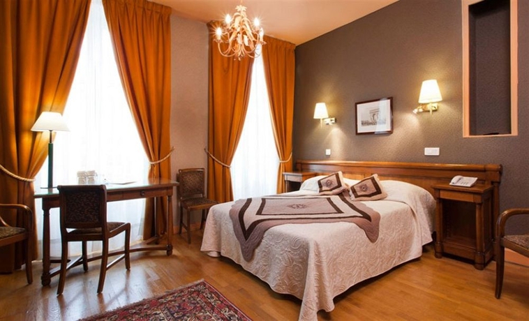 Imagen de la habitación del Hotel H&ocirc;tel du Palais Bourbon. Foto 2