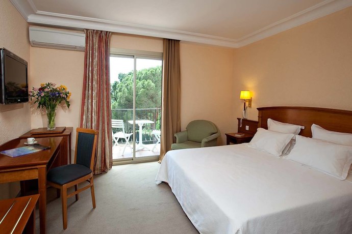 Imagen de la habitación del Hotel Hôtel du Parc, Cavalaire-sur-Mer. Foto 12