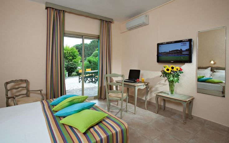 Imagen de la habitación del Hotel Hôtel du Parc, Cavalaire-sur-Mer. Foto 14