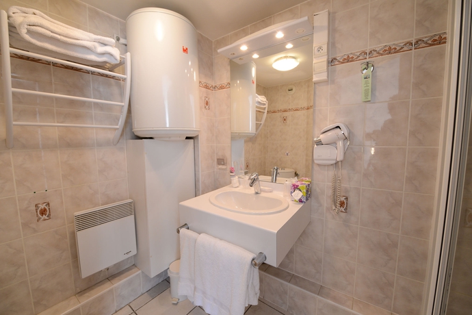 Imagen de la habitación del Hotel H&ocirc;tel du Parc. Foto 11
