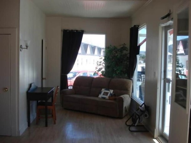 Imagen de la habitación del Hotel H&ocirc;tel du Rocher, Sainte-Madeleine-de-la-Rivi&egrave;re-Madeleine. Foto 3