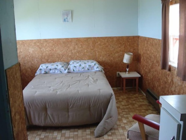 Imagen de la habitación del Hotel H&ocirc;tel du Rocher, Sainte-Madeleine-de-la-Rivi&egrave;re-Madeleine. Foto 7
