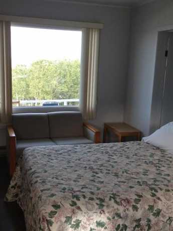 Imagen de la habitación del Hotel H&ocirc;tel du Rocher, Sainte-Madeleine-de-la-Rivi&egrave;re-Madeleine. Foto 13