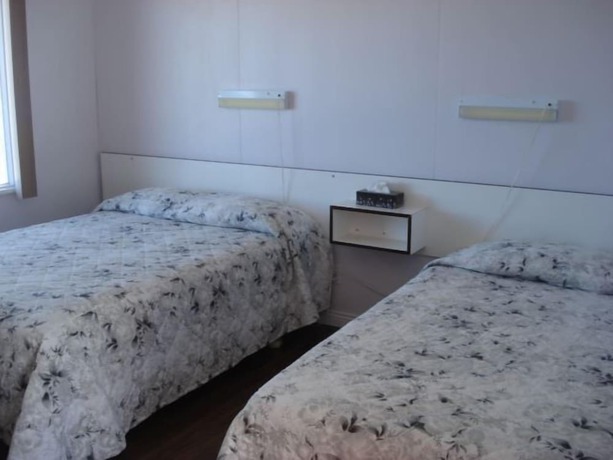 Imagen de la habitación del Hotel H&ocirc;tel du Rocher, Sainte-Madeleine-de-la-Rivi&egrave;re-Madeleine. Foto 16