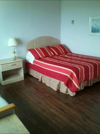 Imagen de la habitación del Hotel H&ocirc;tel du Rocher, Sainte-Madeleine-de-la-Rivi&egrave;re-Madeleine. Foto 17