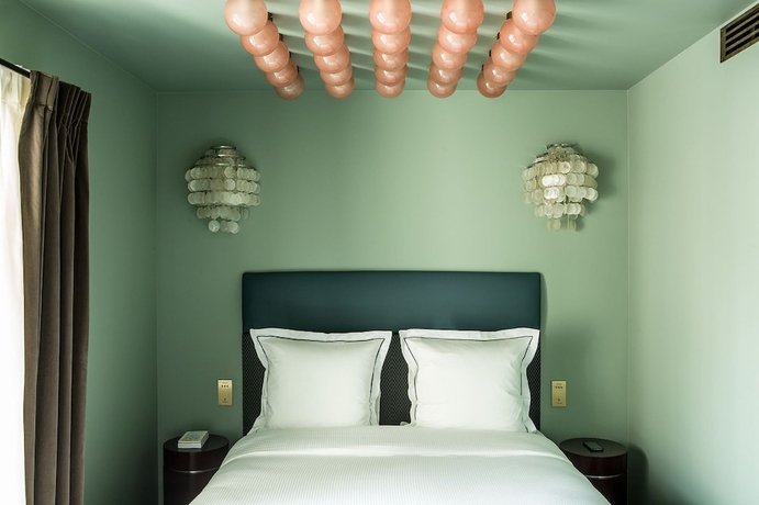 Imagen de la habitación del Hotel Hôtel du Rond-Point des Champs-Élysées. Foto 12