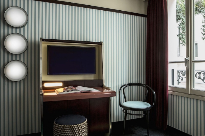 Imagen de la habitación del Hotel Hôtel du Rond-Point des Champs-Élysées. Foto 18