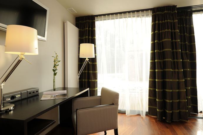 Imagen de la habitación del Hotel H&ocirc;tel du Th&eacute;&acirc;tre. Foto 9