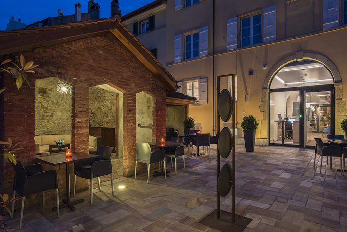 Imagen de los exteriores del Hotel H&ocirc;tel du Th&eacute;&acirc;tre. Foto 16