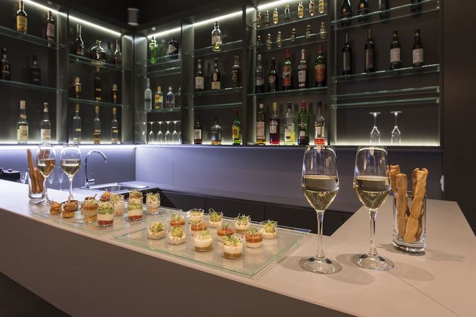 Imagen del bar/restaurante del Hotel H&ocirc;tel du Th&eacute;&acirc;tre. Foto 5