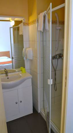 Imagen de la habitación del Hotel H&ocirc;tel du petit baigneur. Foto 6