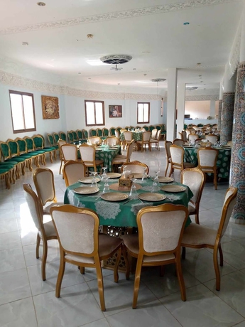 Imagen del bar/restaurante del Hotel H&ocirc;tel et Restaurant Kinan. Foto 6
