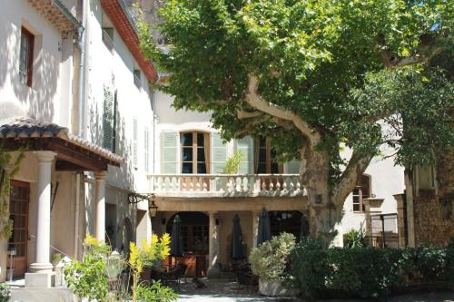 Imagen general del Hotel Hôtel et Restaurant Le Manoir - Echangeur A7-A9 - 24h-24h. Foto 1
