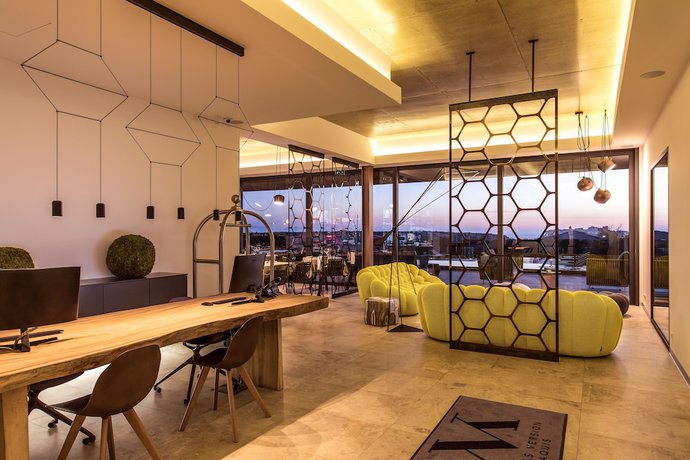 Imagen de los interiores del Hotel Hôtel et SPA Version Maquis Citadelle. Foto 20