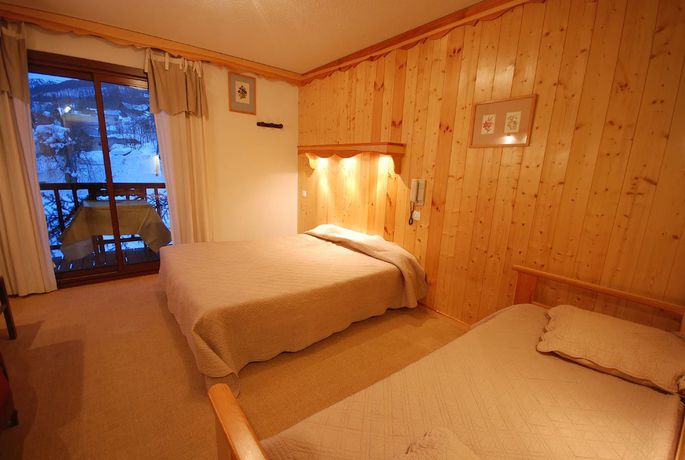 Imagen de la habitación del Hotel Hôtel l\'Aiglière. Foto 13