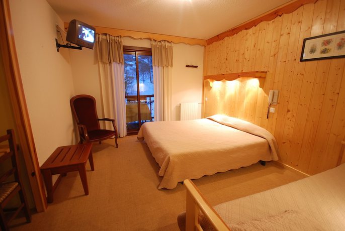 Imagen de la habitación del Hotel Hôtel l\'Aiglière. Foto 16