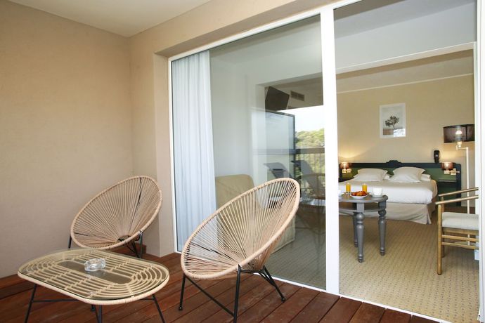 Imagen de la habitación del Hotel H&ocirc;tel l\'Onda. Foto 2