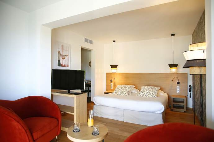 Imagen de la habitación del Hotel H&ocirc;tel l\'Onda. Foto 4