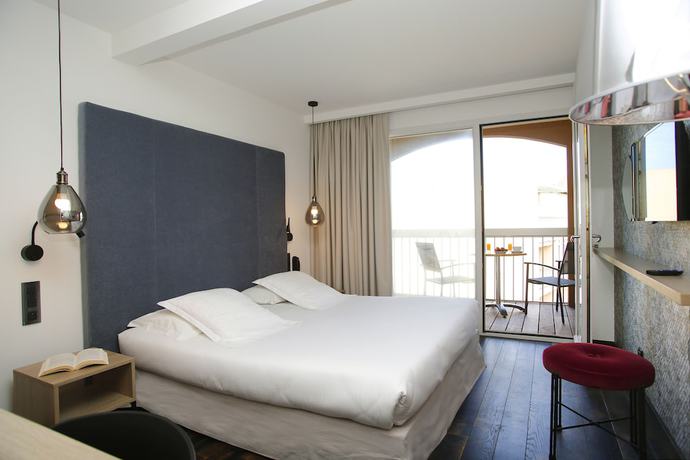 Imagen de la habitación del Hotel H&ocirc;tel l\'Onda. Foto 5